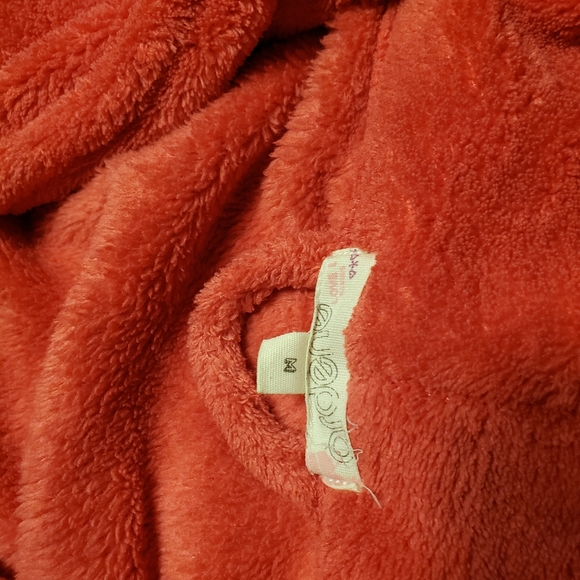 Red/pink house coat/bathrobe - Picture 2 of 3